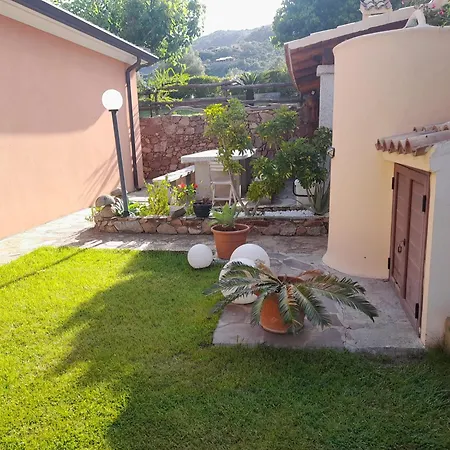 Acquamarina Con Meraviglioso Giardino
