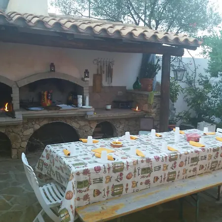 Acquamarina Con Meraviglioso Giardino